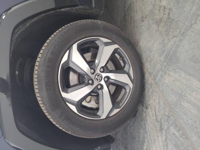 Toyota Rav4 image 9