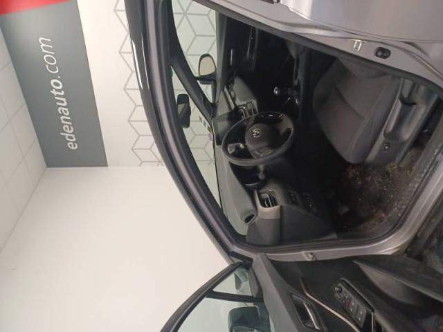 Toyota C-Hr image 6