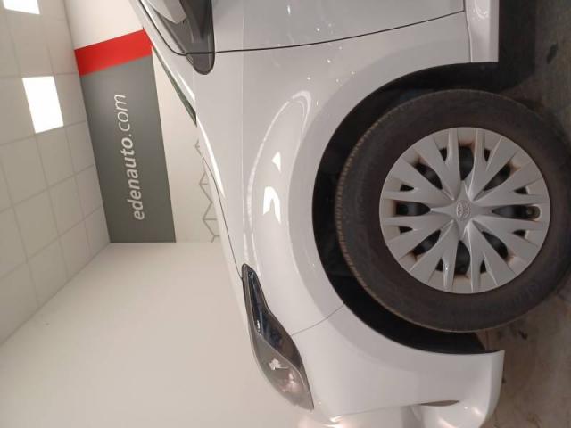 Toyota Yaris image 2