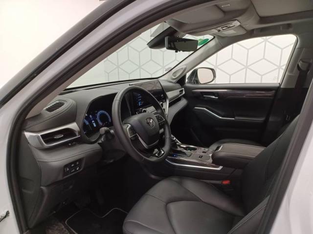 Toyota Highlander image 2