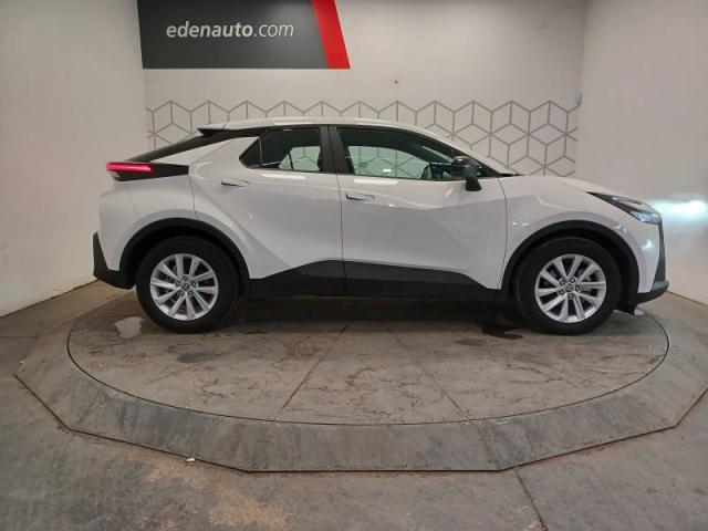 Toyota C-Hr image 1