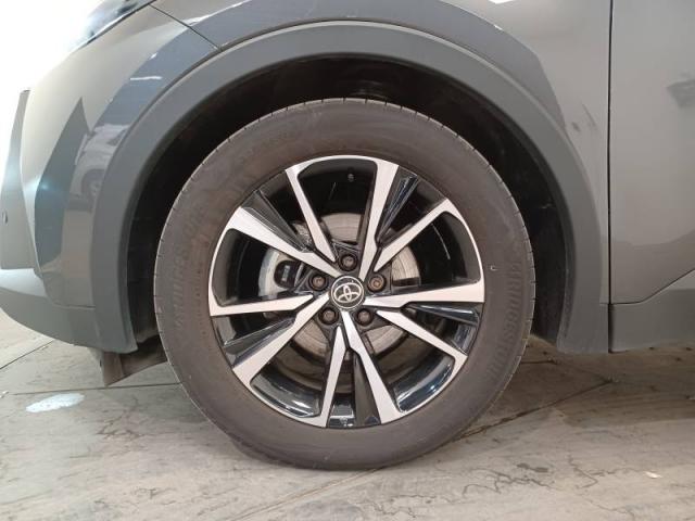 Toyota C-Hr image 6
