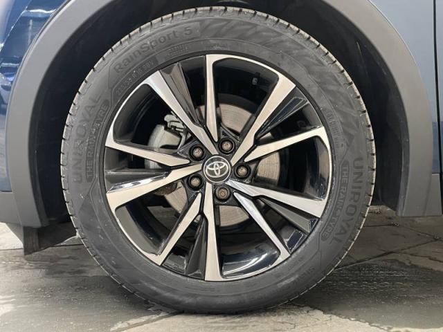 Toyota C-Hr image 9