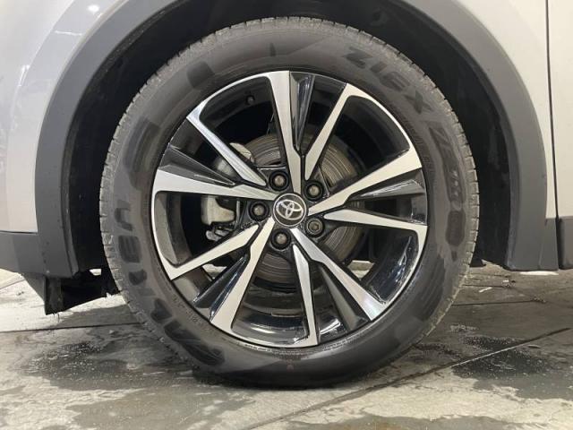 Toyota C-Hr image 9