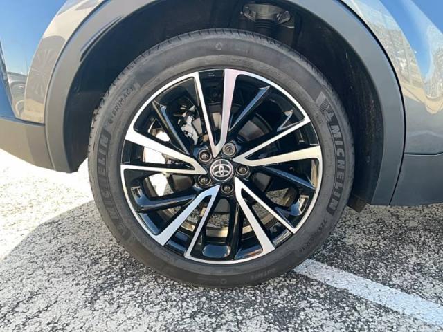 Toyota C-Hr image 8