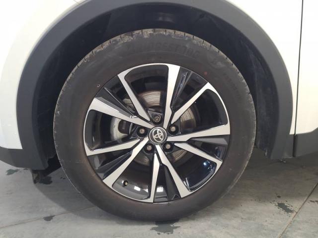 Toyota C-Hr image 2