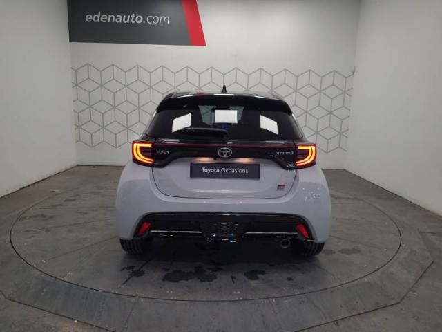 Toyota Yaris image 2