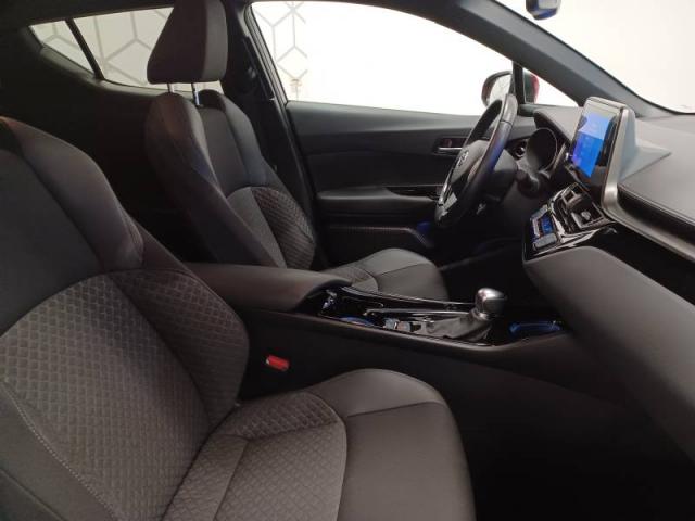Toyota C-Hr image 2