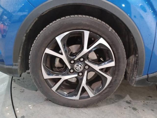 Toyota C-Hr image 6