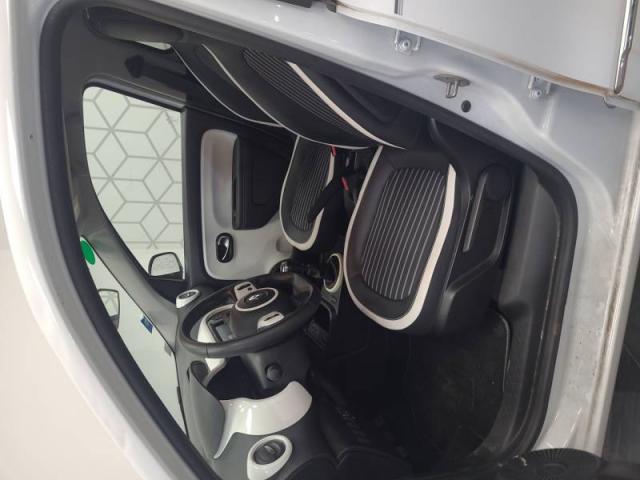 Renault Twingo image 6