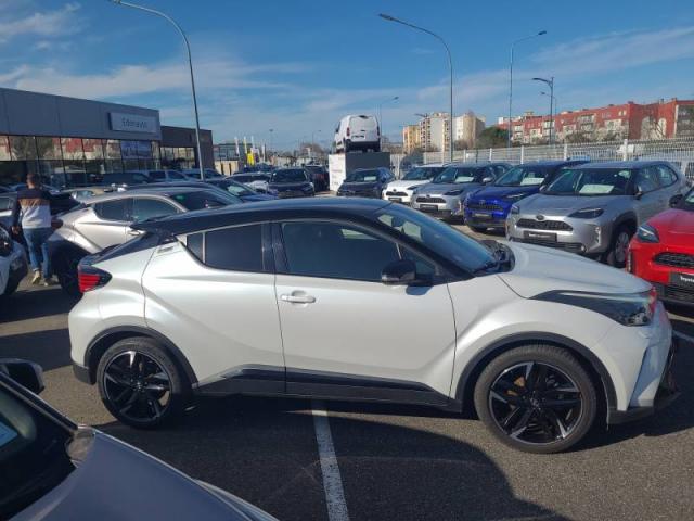 Toyota C-Hr image 9