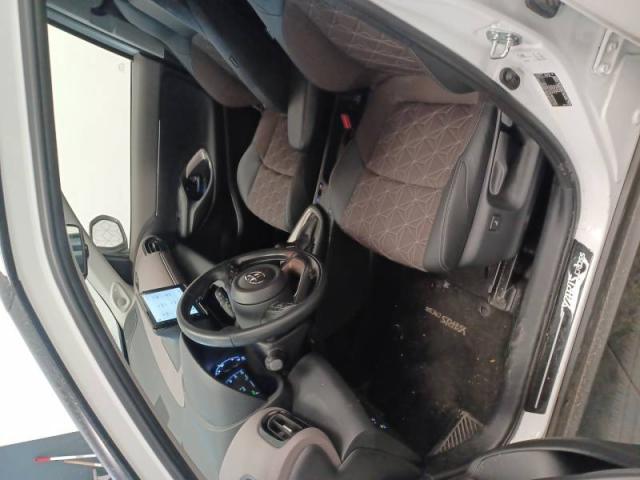 Toyota Yaris image 2