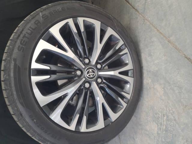 Toyota Yaris image 5