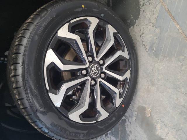 Toyota Yaris image 5