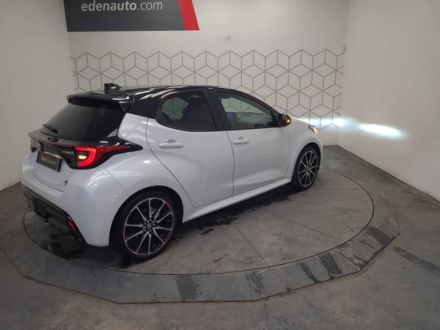 Toyota Yaris image 2