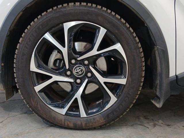 Toyota C-Hr image 3