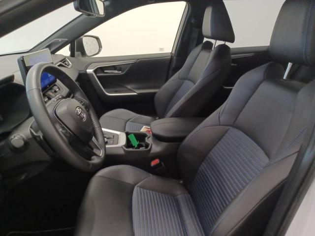 Toyota Rav4 image 8