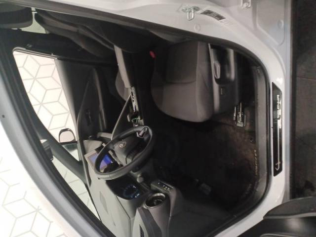 Toyota C-Hr image 2