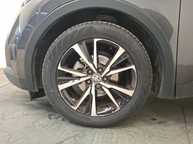 Toyota C-Hr image 1