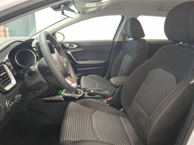 Kia Ceed image 9