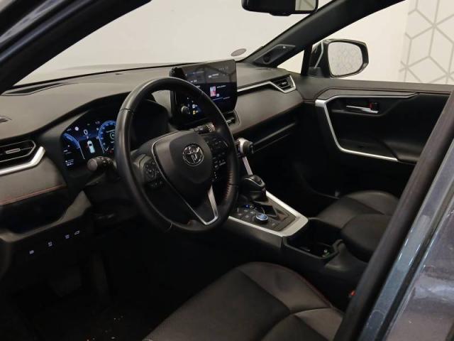 Toyota Rav4 image 2