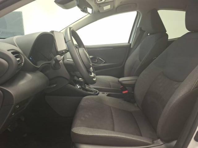 Toyota Yaris image 2