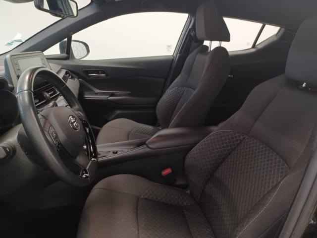 Toyota C-Hr image 6