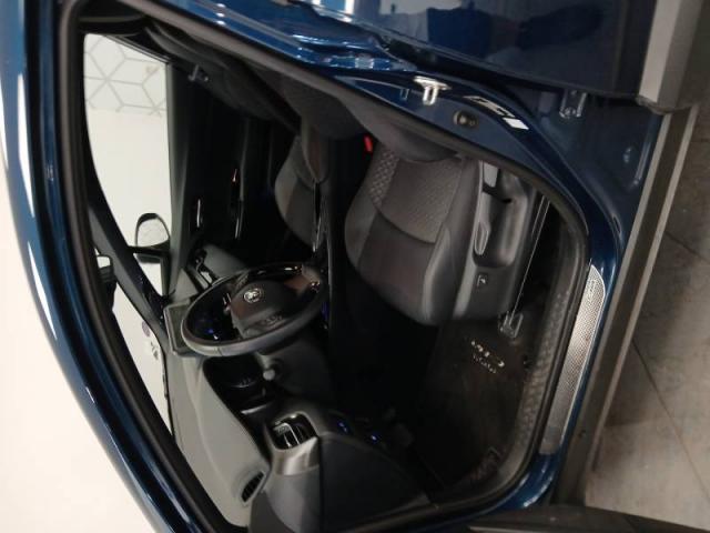 Toyota C-Hr image 8