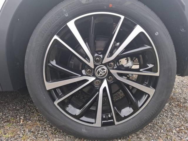 Toyota C-Hr image 6