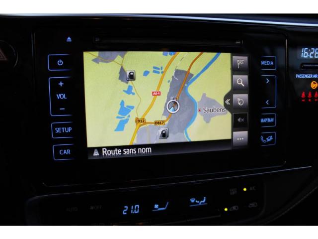 Toyota Auris image 6