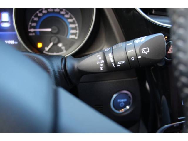 Toyota Auris image 1