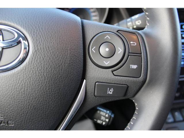 Toyota Auris image 3
