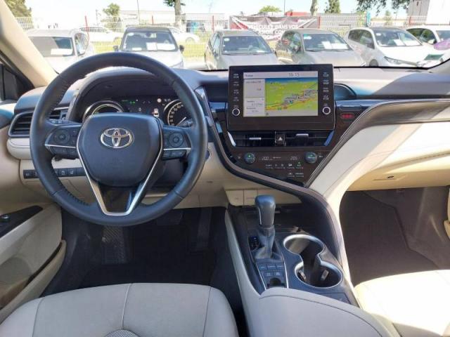 Toyota Camry image 9
