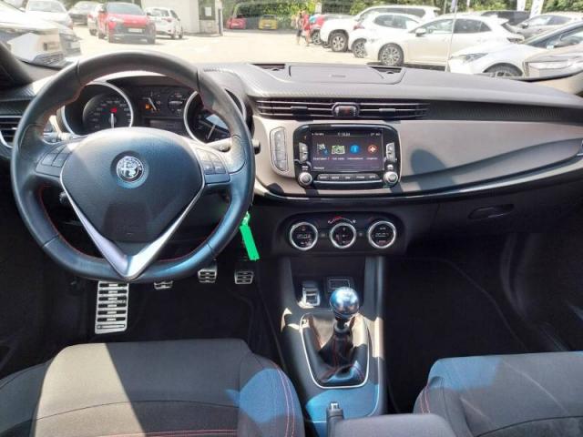 Alfa Romeo Giulietta image 9