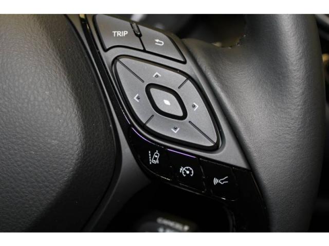 Toyota C-Hr image 6