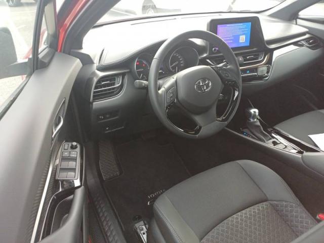 Toyota C-Hr image 2