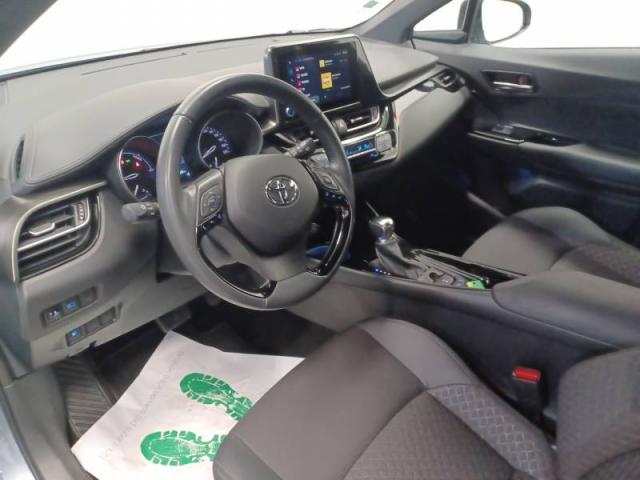 Toyota C-Hr image 5