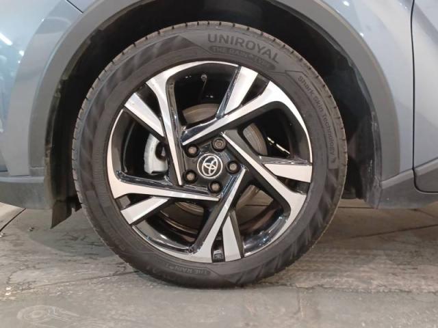 Toyota C-Hr image 7