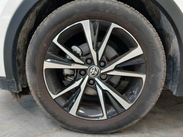 Toyota C-Hr image 1
