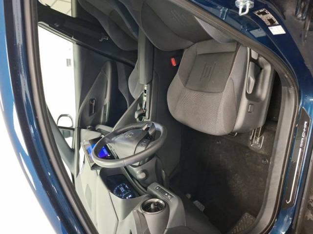 Toyota C-Hr image 2