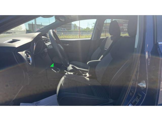 Toyota Auris image 1
