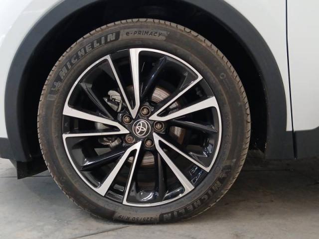 Toyota C-Hr image 9