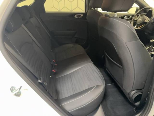 Kia Pro_cee'D image 4