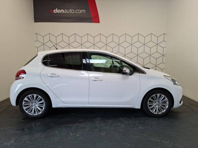 Peugeot 208 image 6