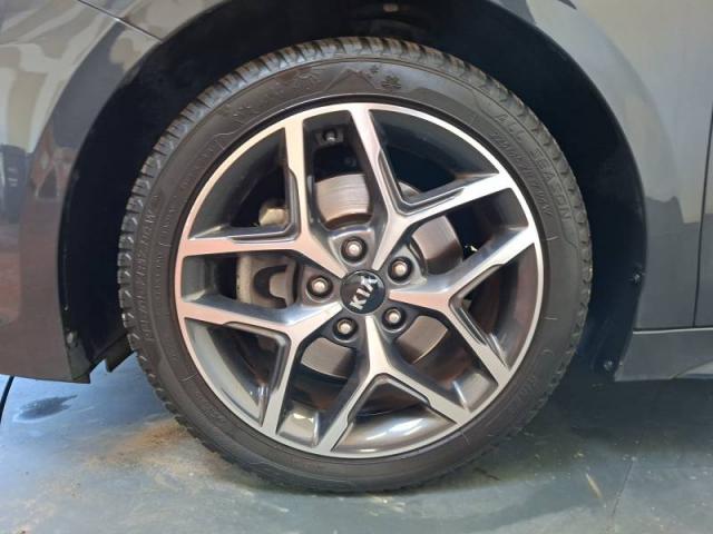 Kia Pro_cee'D image 6