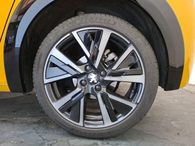Peugeot 208 image 8