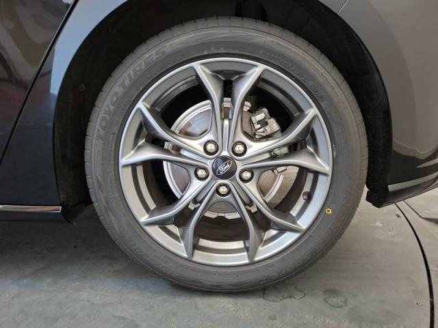 Ford Focus image 8
