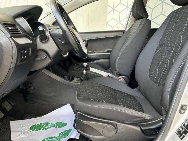 Kia Picanto image 6