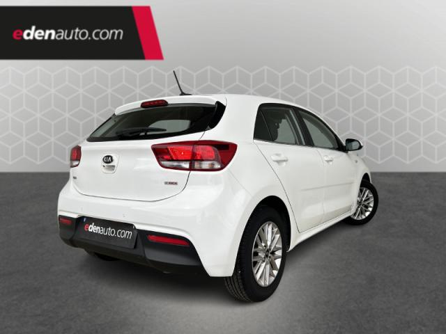 Kia Rio image 9