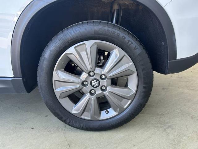 Suzuki Vitara image 5